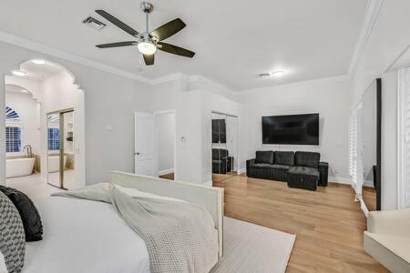 Lux 5Br Vegas Home W Pool, Spa, Games, Near Strip Лас Вегас Екстериор снимка